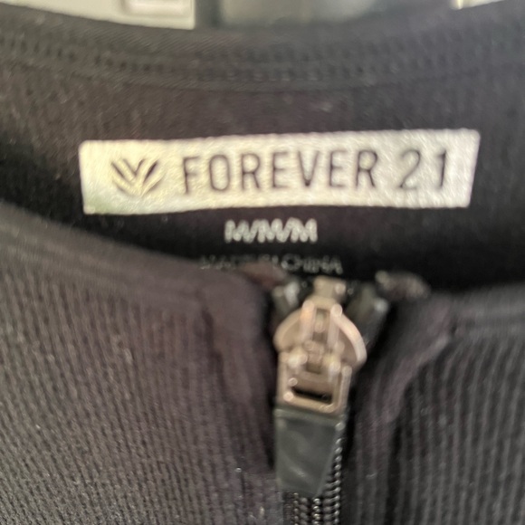 Forever 21 Crop top - Picture 3 of 3